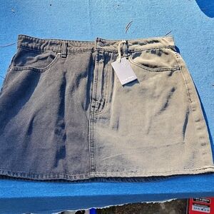 Stylish Two-Tone Mini Skirt in Black and Tan